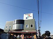 セブンイレブン 徒歩5分。コンビニ 400m