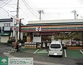 セブンイレブン 徒歩3分。コンビニ 200m