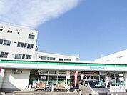 ファミリーマート 厚木西インター店 243m
