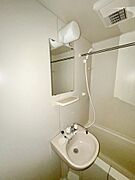 同じタイプの別部屋写真です。