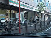100円ショップ 150m