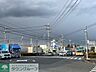 周辺：ファミリーマート厚木飯山店 徒歩6分。 440m