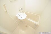 同タイプ部屋の写真となり設備等は現況と異なる場合があります。