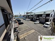 駐車場は1台セット契約となります。