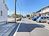 外観：前面道路含む現地写真