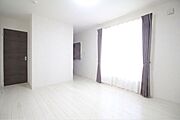 ＊7.5帖　洋室＊家具消し加工を施しております。