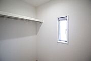 ＊納戸＊家具消し加工を施しております。