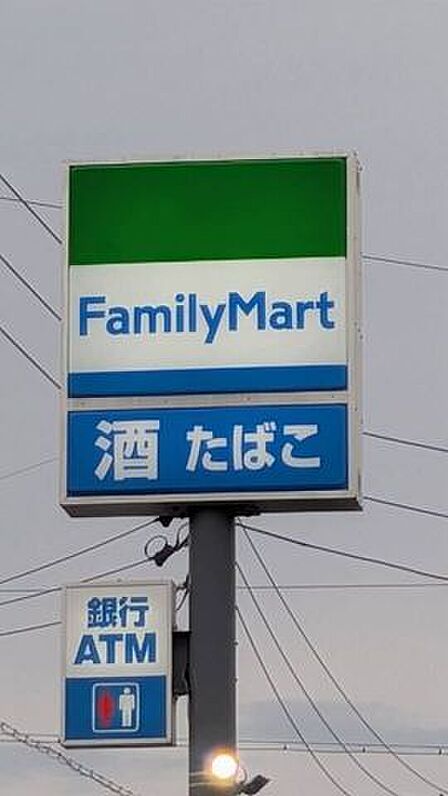 ファミリーマート 青山四丁目店 420m