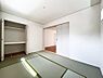 室内：客間やお子様の遊び部屋にも一部屋あると重宝する和室