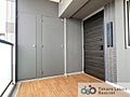 角住戸の玄関は...
