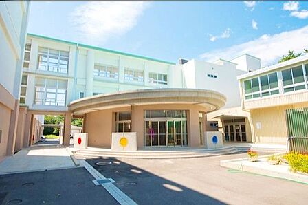 守谷市立黒内小学校 徒歩6分。 410m