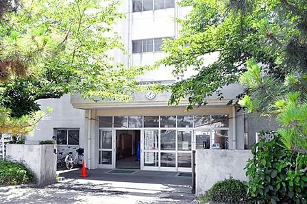 藤沢市立鵠南小学校 徒歩5分。 360m