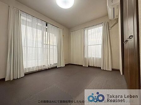 やわらかな採光が心地よい寝室。朝は自然光で気持ちよく目覚め、夜は落ち着いた時間を過ごせます。※AIにて画像処理をしたものであり、現況と異なる場合がございます。