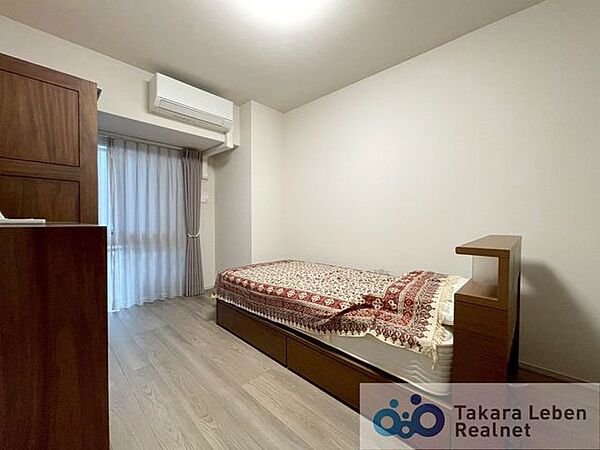 寝室を拡大表示