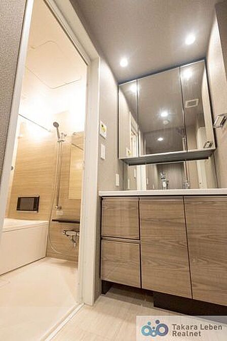 水廻りの空間は、リフレッシュさせてくれる場所でもあります。だからこそ、デザインや色合いにこだわりをもって、気品溢れる空間に仕上げております。