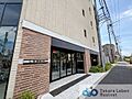 エントランスは...