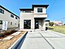 外観：たっぷりの陽光と開放感に包まれる明るい住まい  