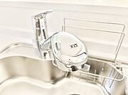 いつでも清潔なおいしいお水を。一つの水栓で水道水と浄水を使い分け。