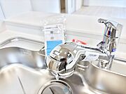 いつでも清潔なおいしいお水を。一つの水栓で水道水と浄水を使い分け。