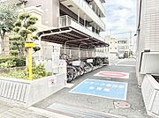 駐輪場は屋根付き