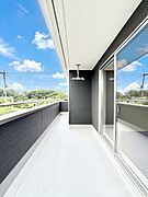 ゆったりバルコニーだから沢山お洗濯ものを干せます。