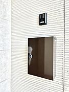 シンプルデザインのポスト。