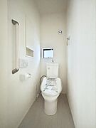 トイレは1階と2階それぞれに配置されていてとても便利です。 