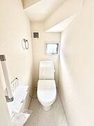 トイレは1階と2階それぞれに配置されていてとても便利です。 