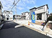 前面道路はきちんと整備されています  