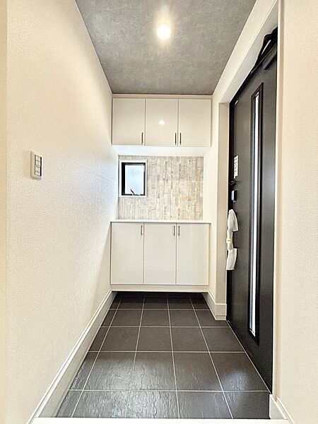 玄関を拡大表示
