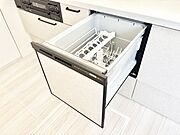 面倒なお片づけは食洗機にお任せ！家事の負担が減って、時間にも気持ちにもゆとりができます。