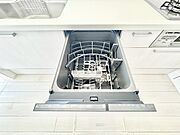 面倒なお片づけは食洗機にお任せ！家事の負担が減って、時間にも気持ちにもゆとりができます。