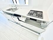 使いやすさを優先したスライド式収納タイプ！