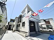 たっぷりの陽光と心地よい風が舞い込む住まい