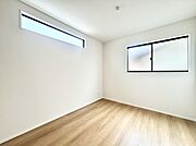 2面採光で気持ちよく自然光が取り入れられるのでお子様のお部屋にもピッタリ
