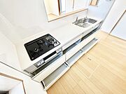 使いやすさを優先したスライド式収納タイプ！