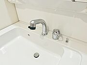 ハンドシャワー付き！使いやすい洗面台。