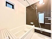 落ち着いた雰囲気でゆっくりお寛ぎいただけるバスルーム