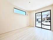 子ども部屋にぴったりの明るい空間。