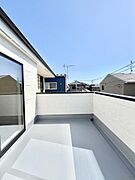 南向きゆったりバルコニーだから沢山お洗濯ものを干せます。  