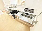 使いやすさを優先したスライド式収納タイプ！