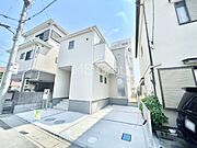 洗練された外観、上質な住空間が広がる室内は永く安心して過ごせる住居です。