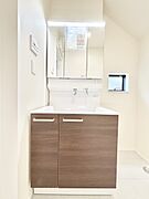 収納力と機能性に優れた洗面化粧台