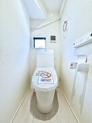トイレは1階と2階それぞれに配置されていてとても便利です。 
