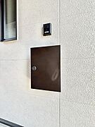 シンプルデザインのポスト。