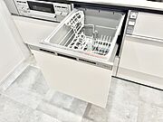 面倒なお片づけは食洗機にお任せ！家事の負担が減って、時間にも気持ちにもゆとりができます。