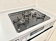 三口ガスコンロでお料理が一気にはかどりそう  　
