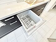面倒なお片づけは食洗機にお任せ！家事の負担が減って、時間にも気持ちにもゆとりができます。