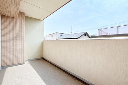心地よい風を感じながらお洗濯物が干せそうです