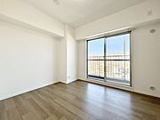 窓からのやさしい光が心地よいプライベートルーム